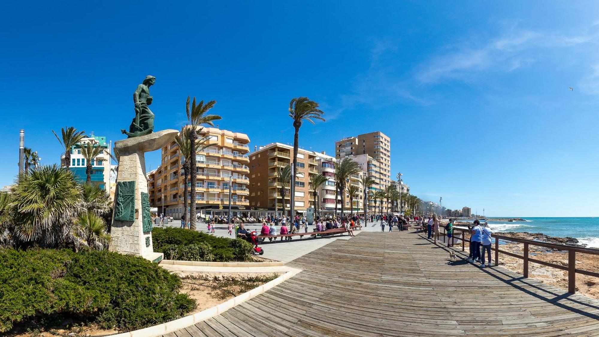 Concordia Beachside Apartment: Near Del Cura & Central Station Torrevieja Exterior photo