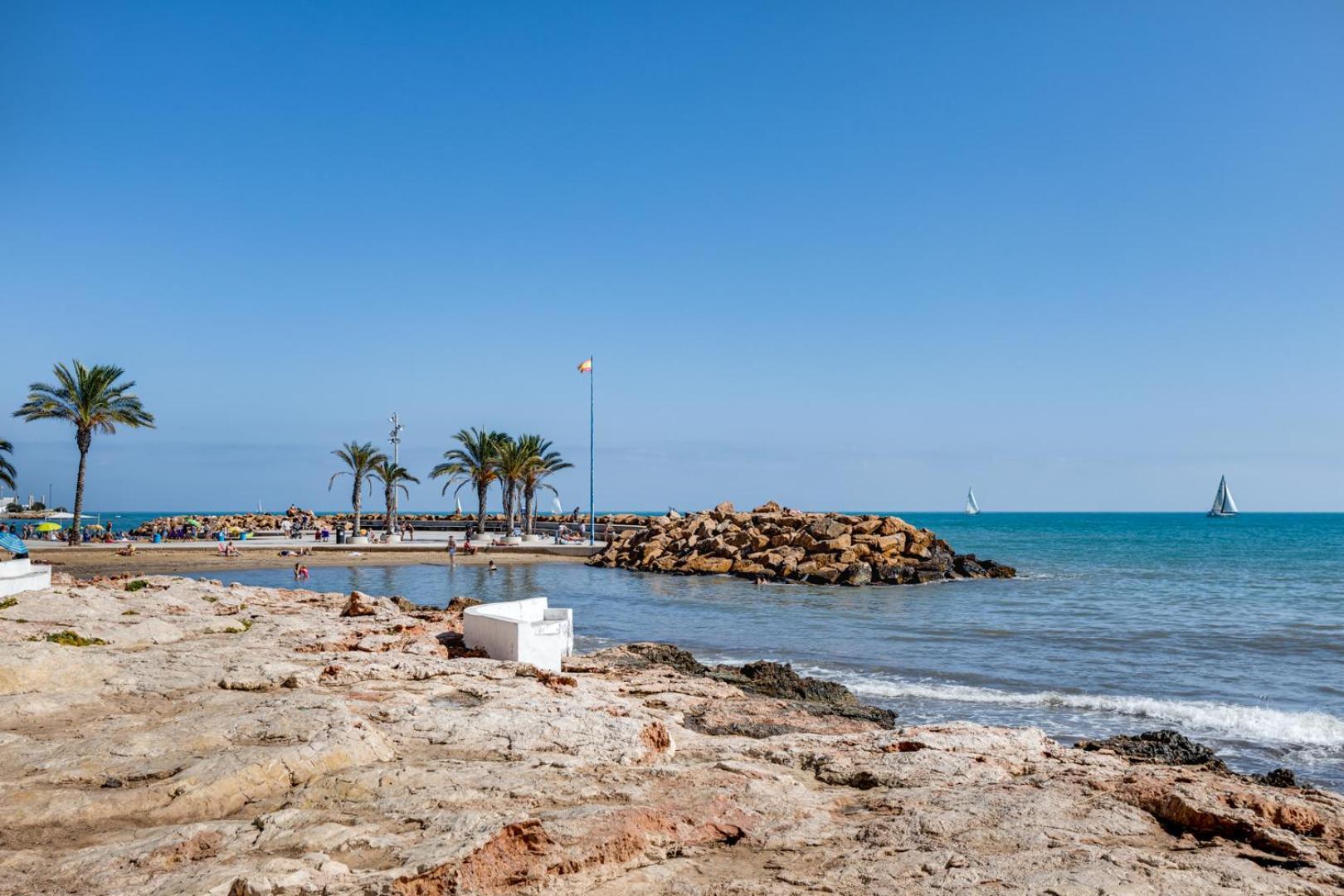 Concordia Beachside Apartment: Near Del Cura & Central Station Torrevieja Exterior photo