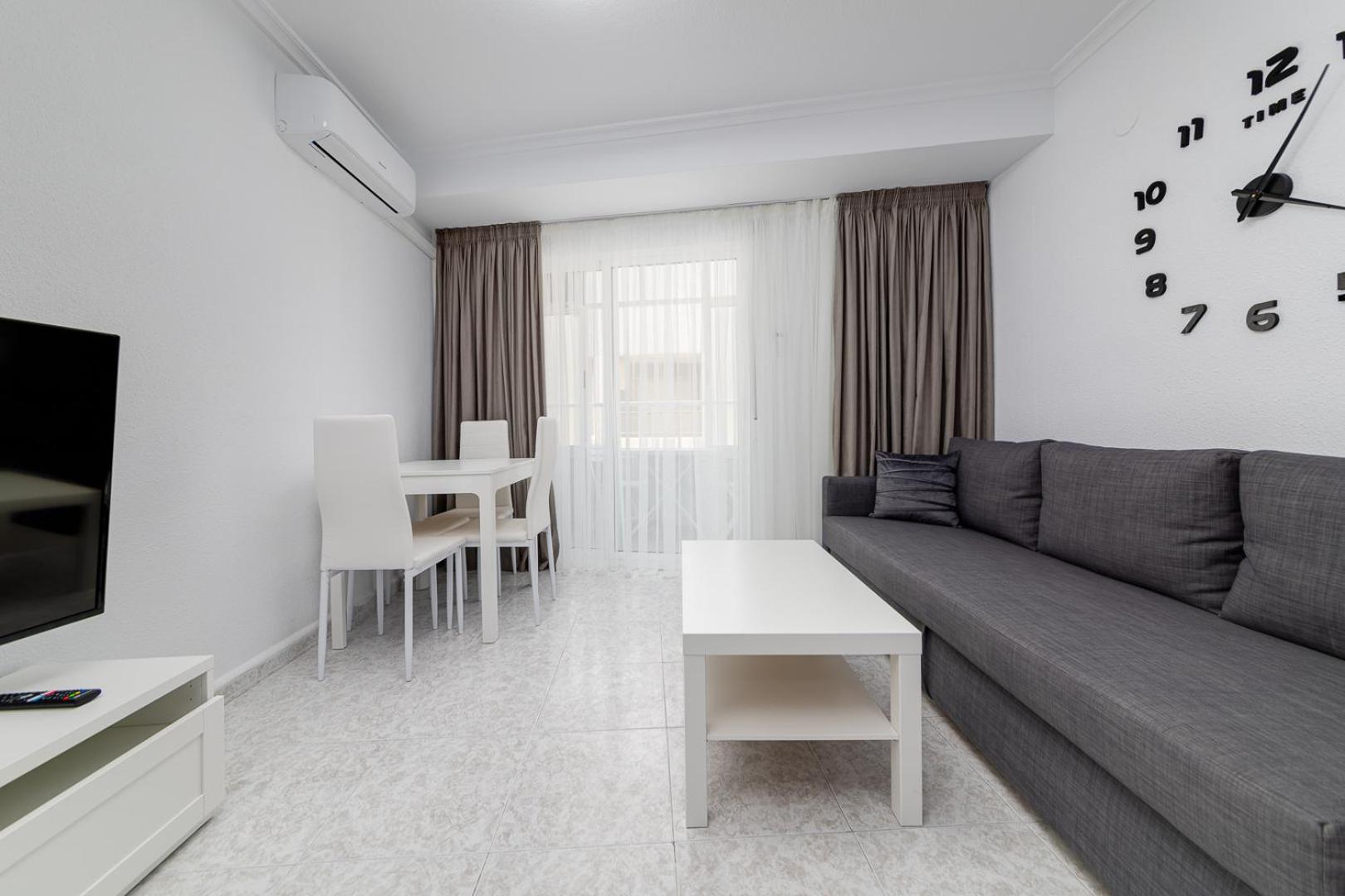 Concordia Beachside Apartment: Near Del Cura & Central Station Torrevieja Exterior photo
