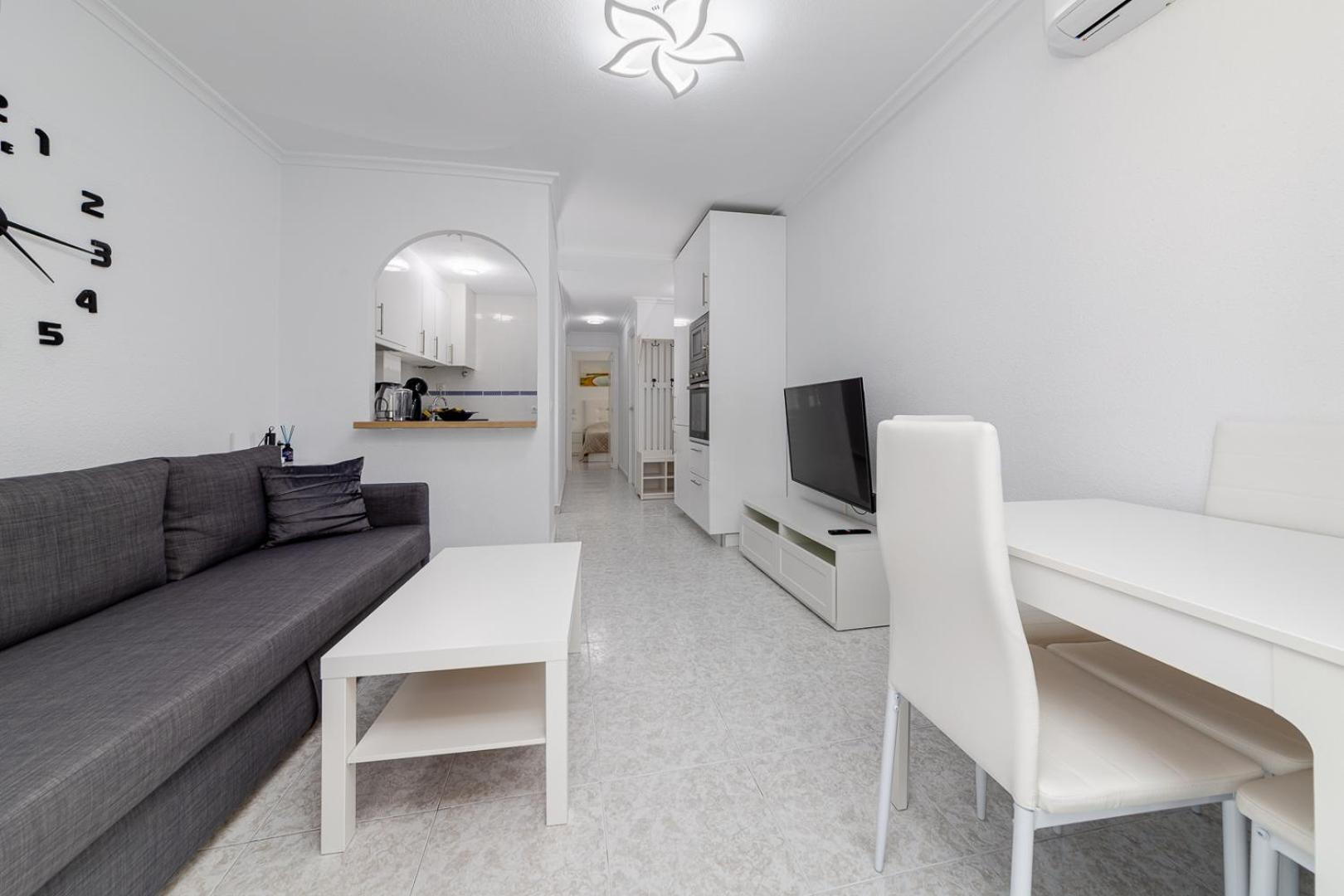 Concordia Beachside Apartment: Near Del Cura & Central Station Torrevieja Exterior photo